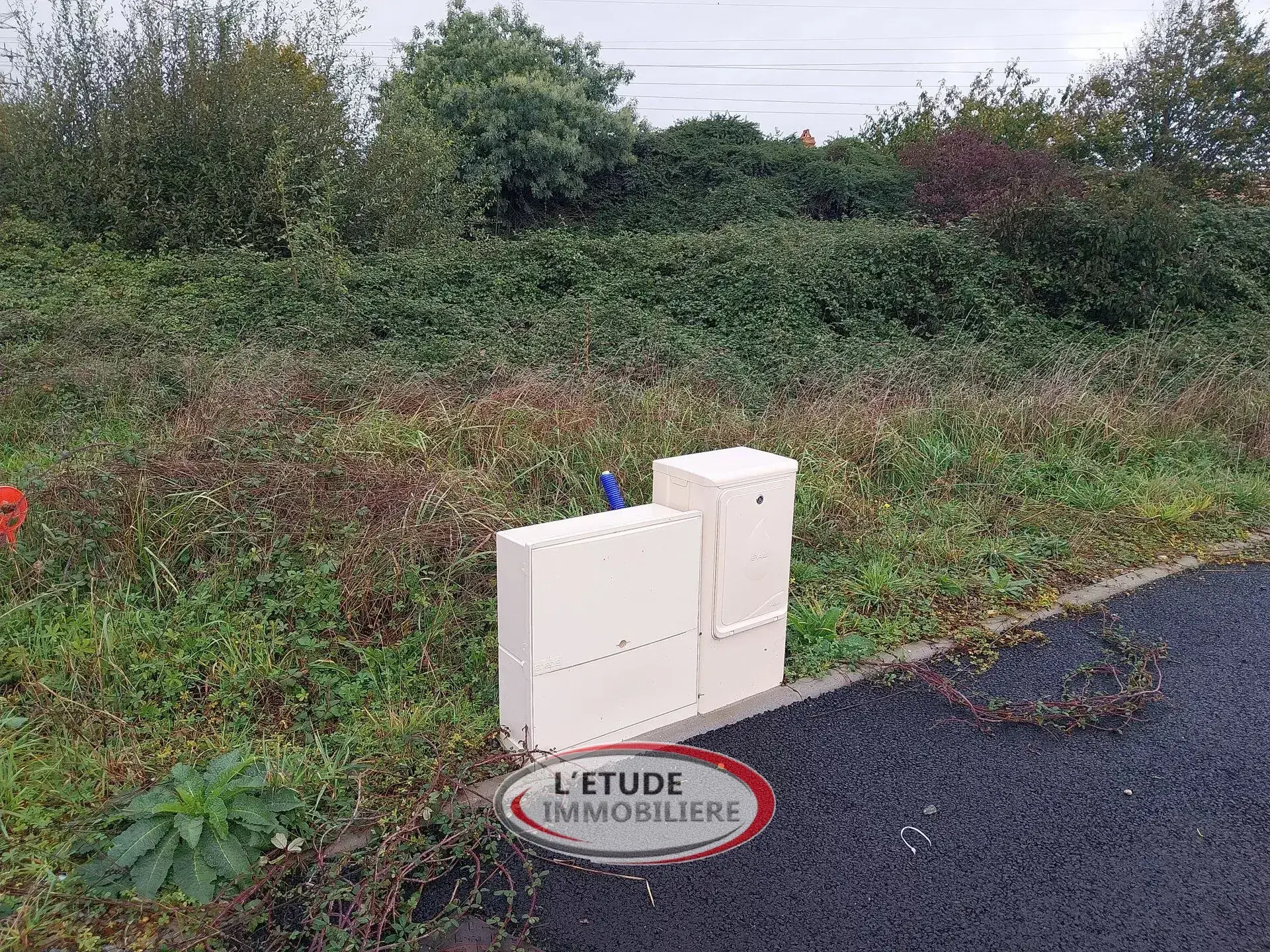 Terrain constructible de 372 m² à Sainte-Pazanne, proche commodités 