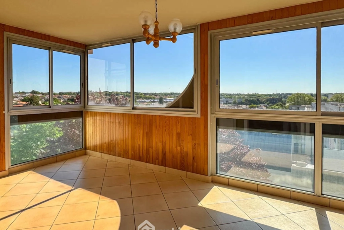 Appartement T5 de 109 m² à Cholet à vendre, à rafraîchir, avec parking 