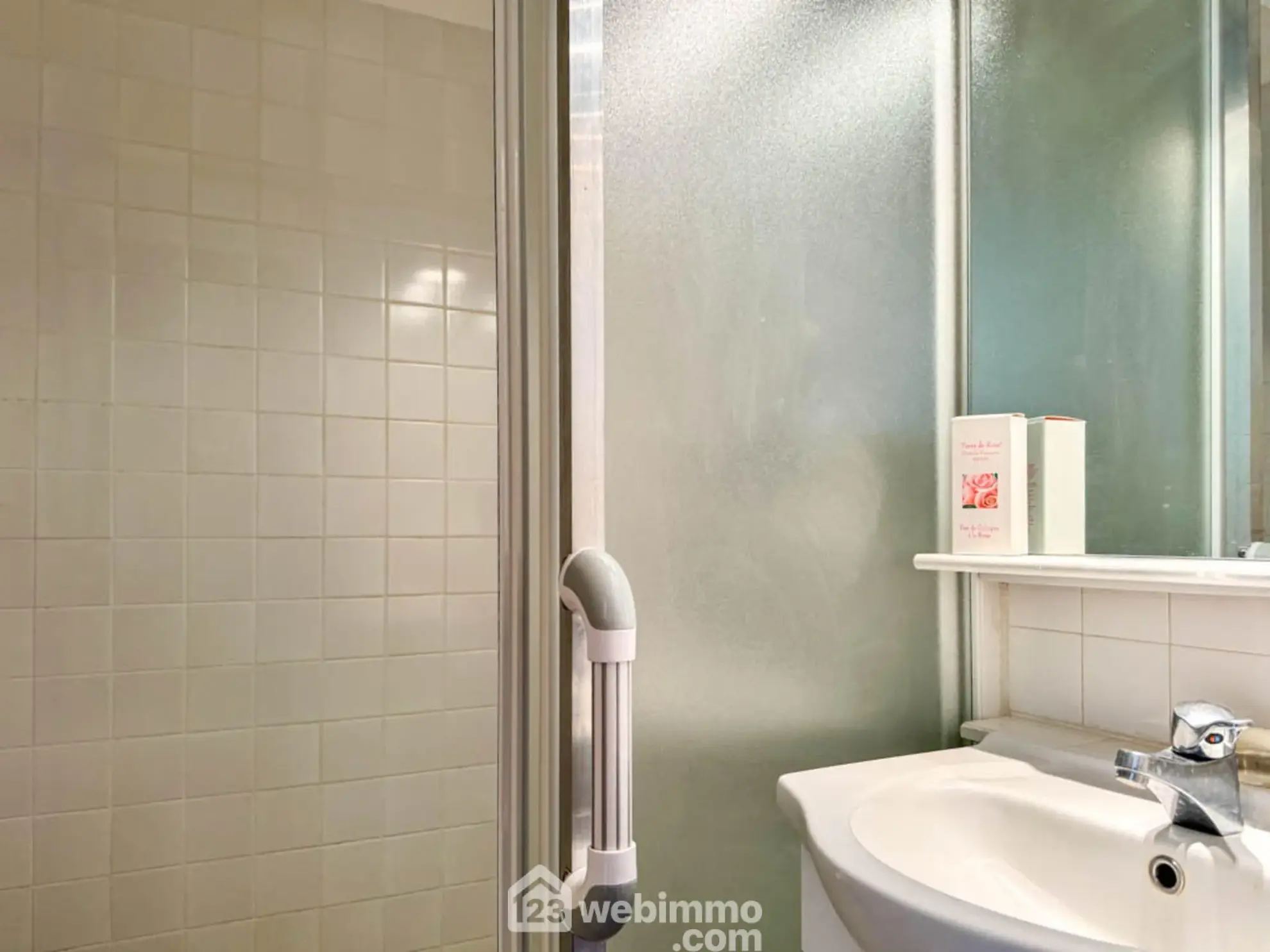 Appartement T5 de 109 m² à Cholet à vendre, à rafraîchir, avec parking 