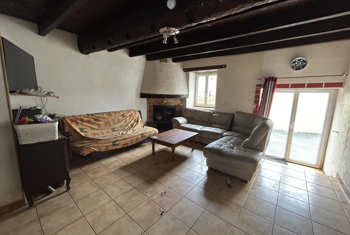 Maison de village à Vénès avec cour privative et garage, idéalement située 