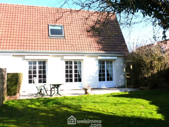 Maison 94 m² à vendre à Isneauville avec jardin, garage et terrasse