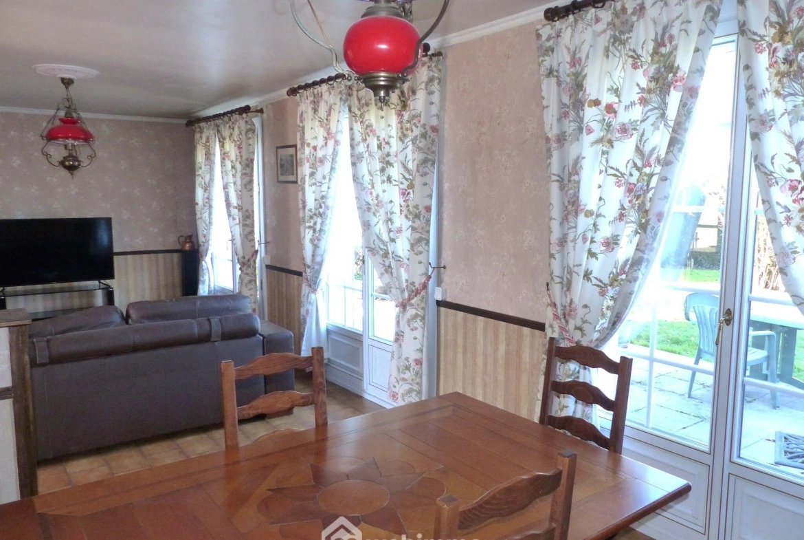 Maison 94 m² à vendre à Isneauville avec jardin, garage et terrasse 
