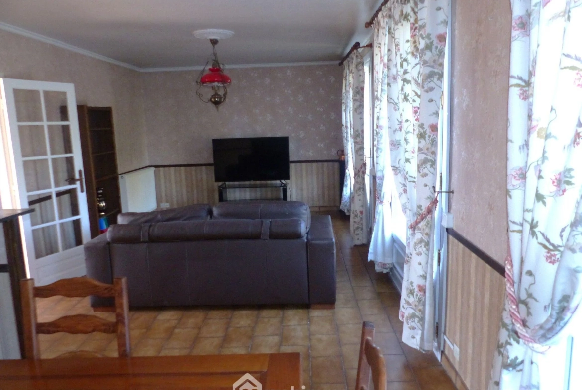 Maison 94 m² à vendre à Isneauville avec jardin, garage et terrasse 