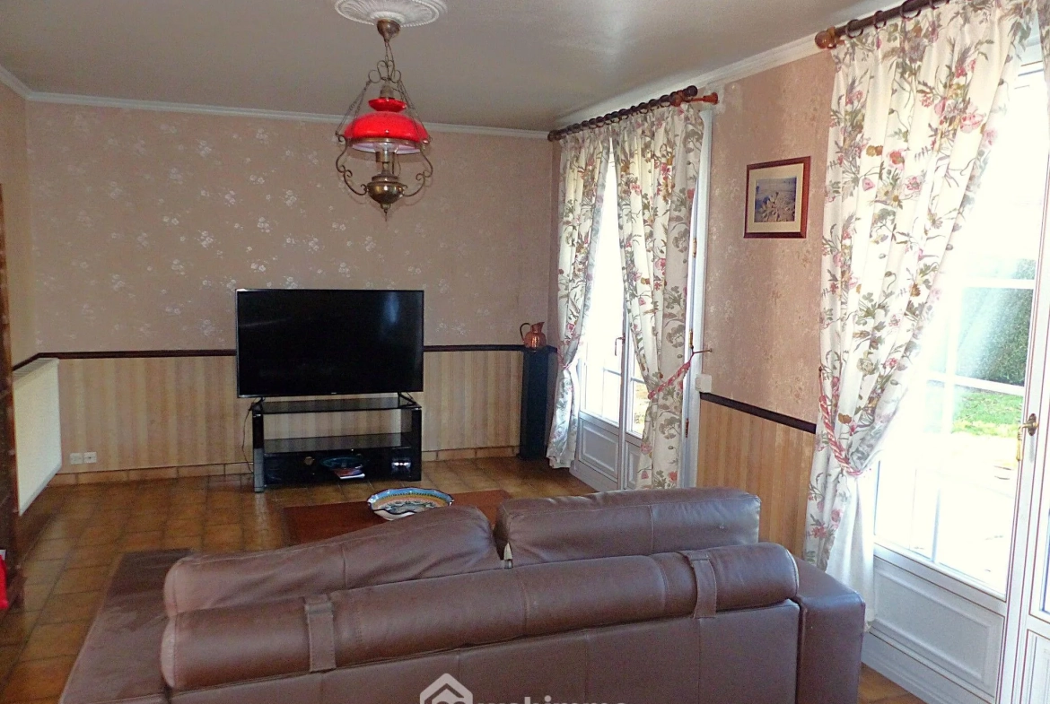Maison 94 m² à vendre à Isneauville avec jardin, garage et terrasse 