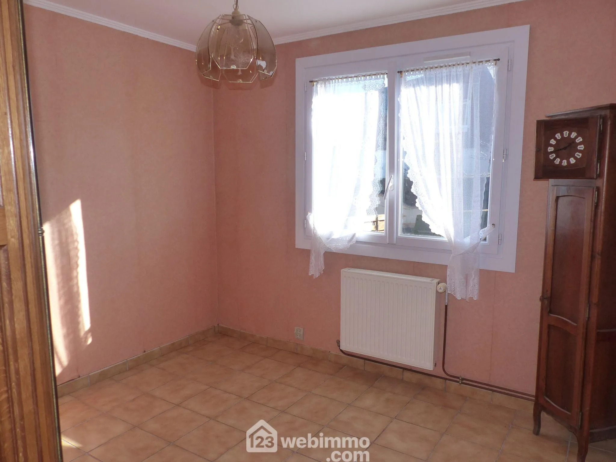 Maison 94 m² à vendre à Isneauville avec jardin, garage et terrasse 