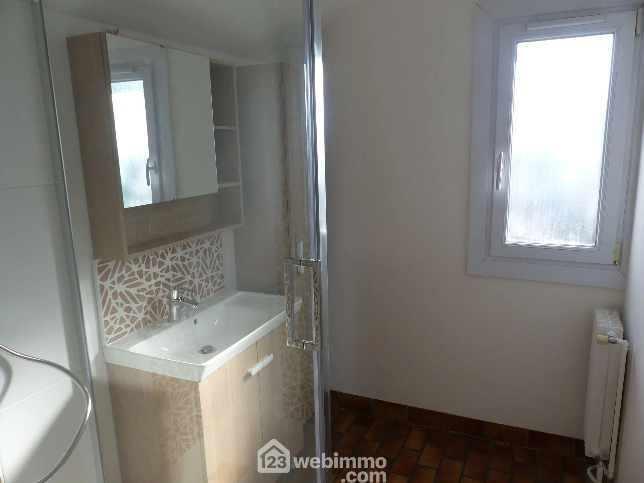 Maison 94 m² à vendre à Isneauville avec jardin, garage et terrasse 