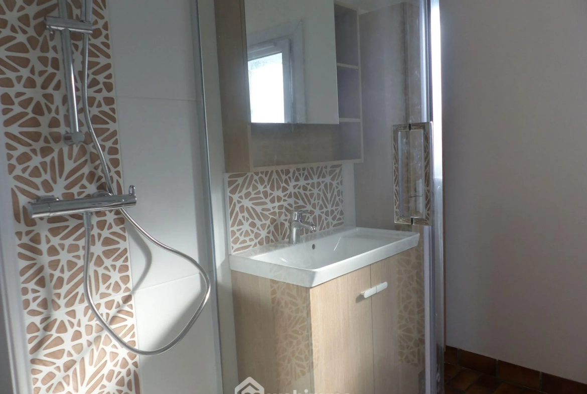 Maison 94 m² à vendre à Isneauville avec jardin, garage et terrasse 