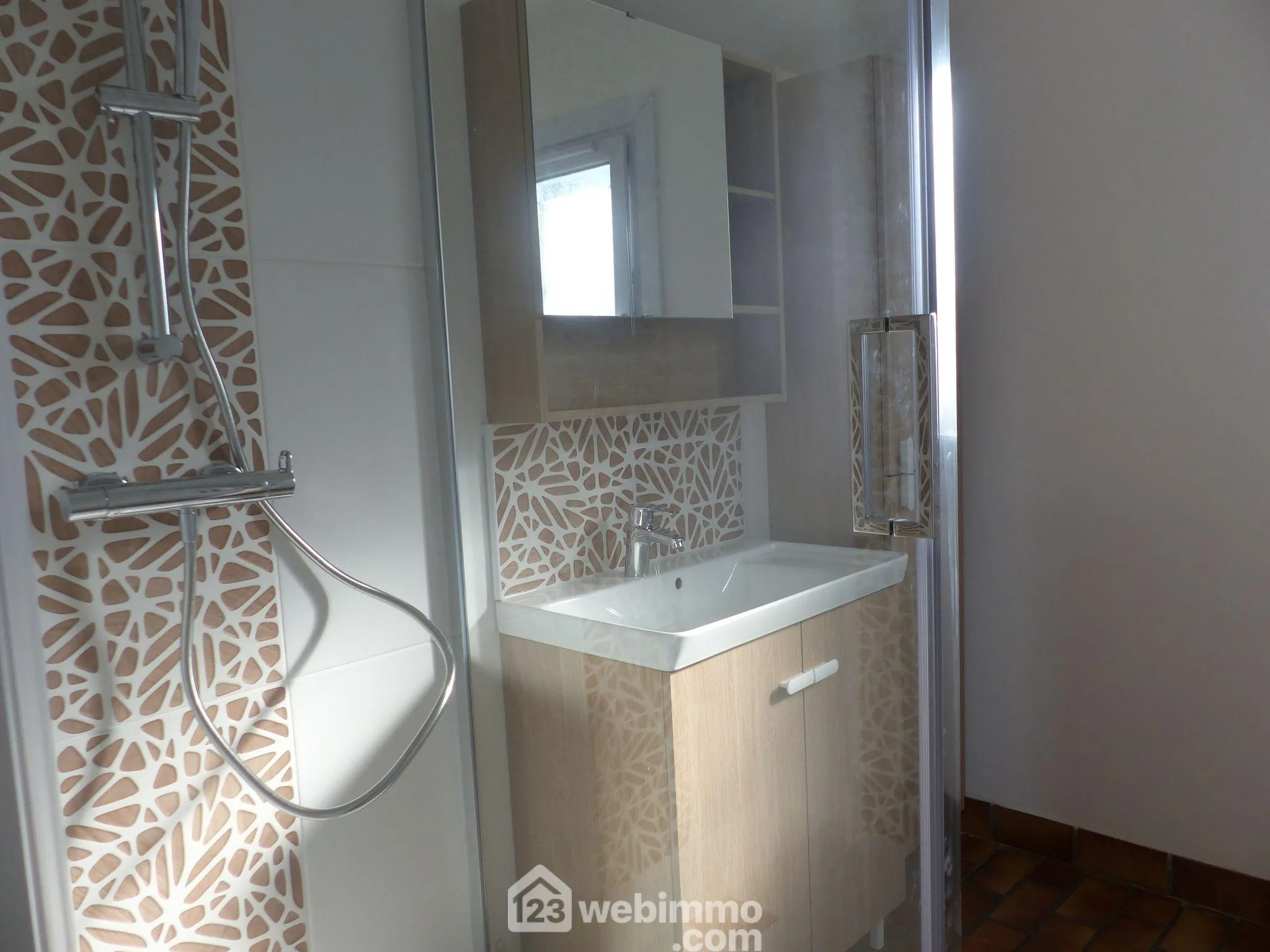 Maison 94 m² à vendre à Isneauville avec jardin, garage et terrasse 