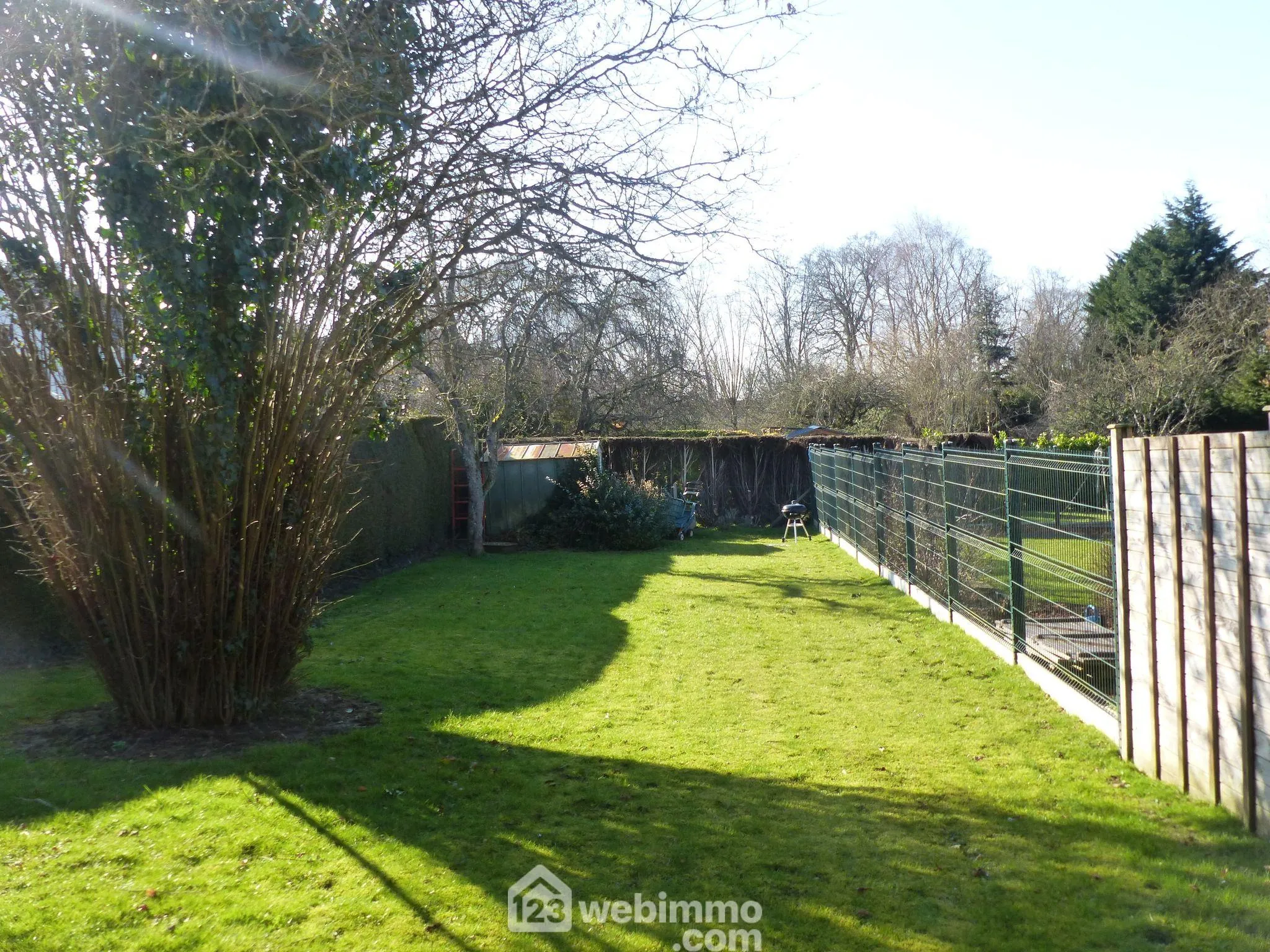 Maison 94 m² à vendre à Isneauville avec jardin, garage et terrasse 