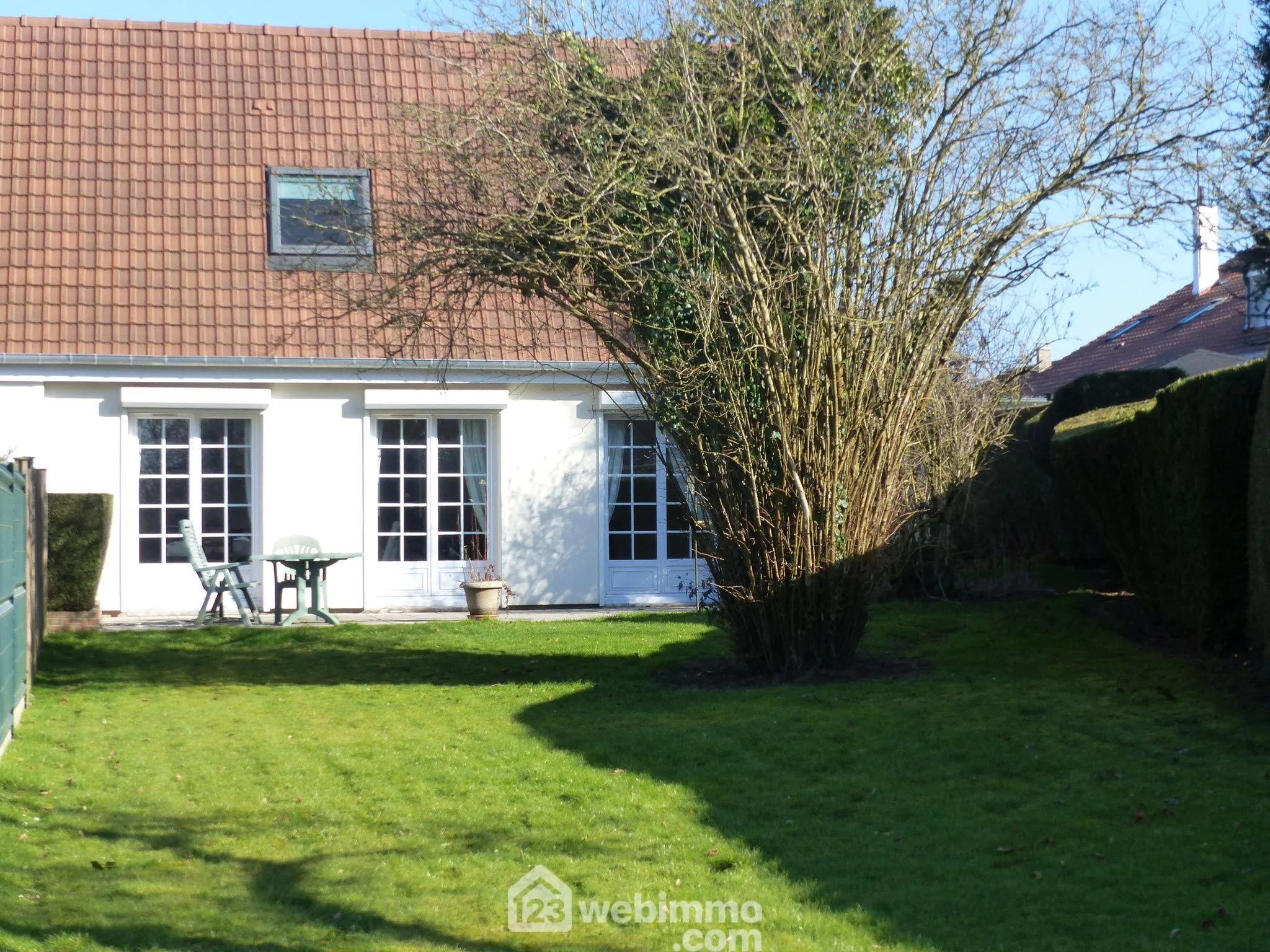 Maison 94 m² à vendre à Isneauville avec jardin, garage et terrasse 