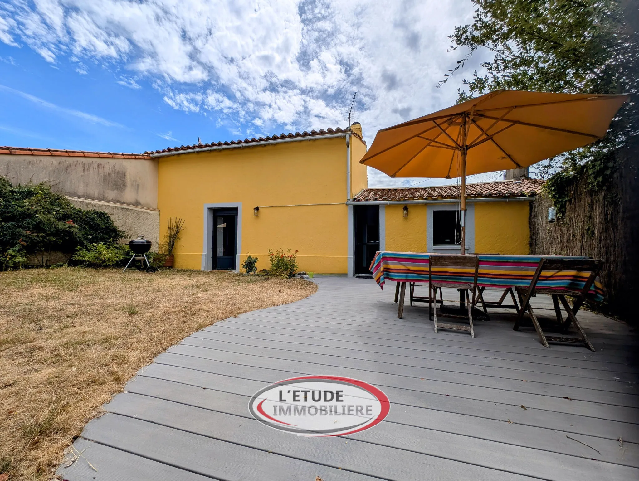 Charmante maison rénovée de 87 m² à Château-Thébaud avec garage et atelier 