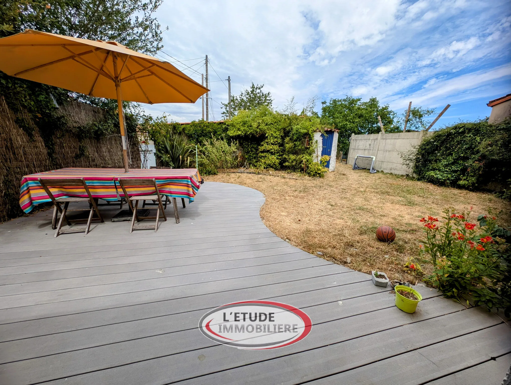Charmante maison rénovée de 87 m² à Château-Thébaud avec garage et atelier 