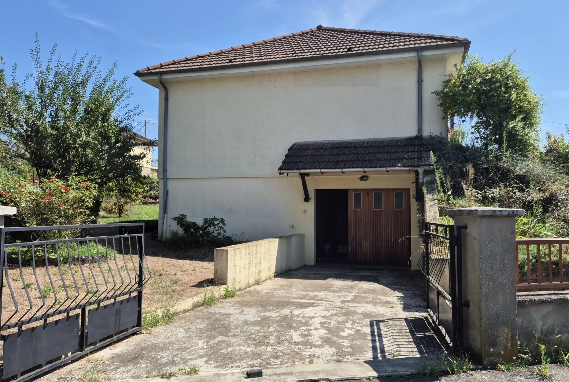 Maison individuelle à vendre proche des commerces à Gueugnon 