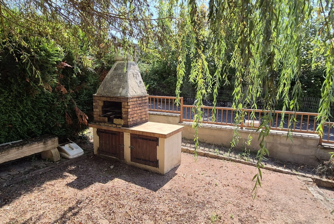Maison individuelle à vendre proche des commerces à Gueugnon 