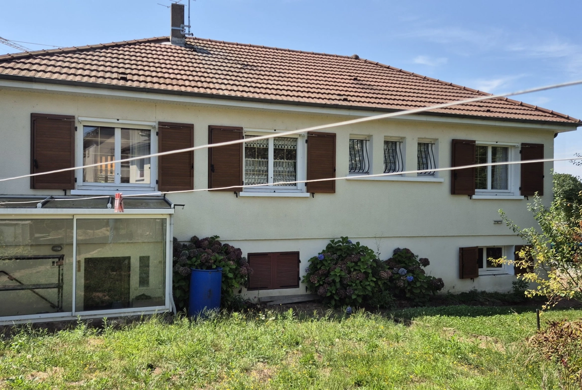 Maison individuelle à vendre proche des commerces à Gueugnon 