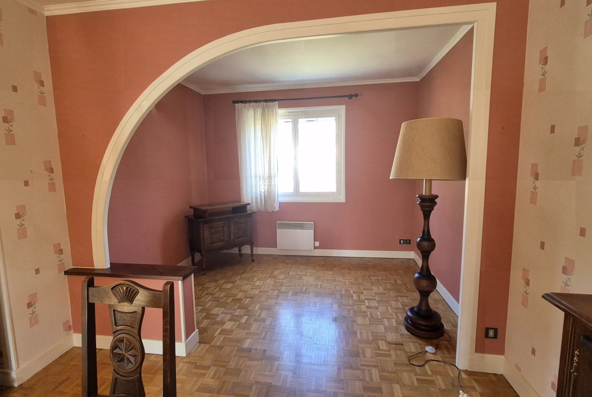Maison individuelle à vendre proche des commerces à Gueugnon 