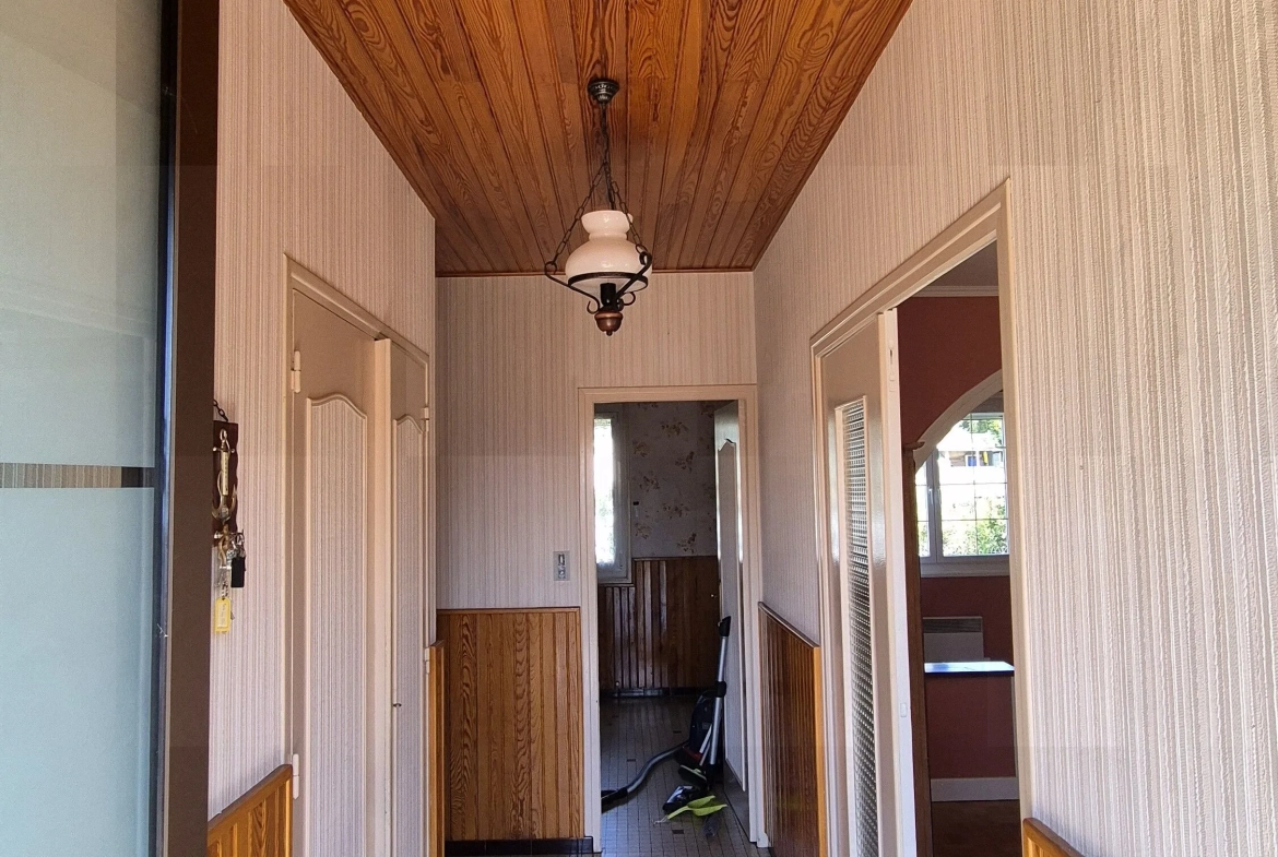 Maison individuelle à vendre proche des commerces à Gueugnon 