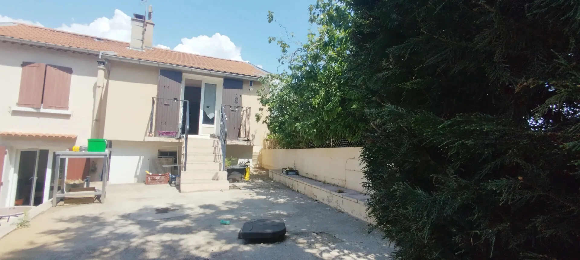 Bel appartement de 95 m² avec terrasse et jardin à Laragne Monteglin 