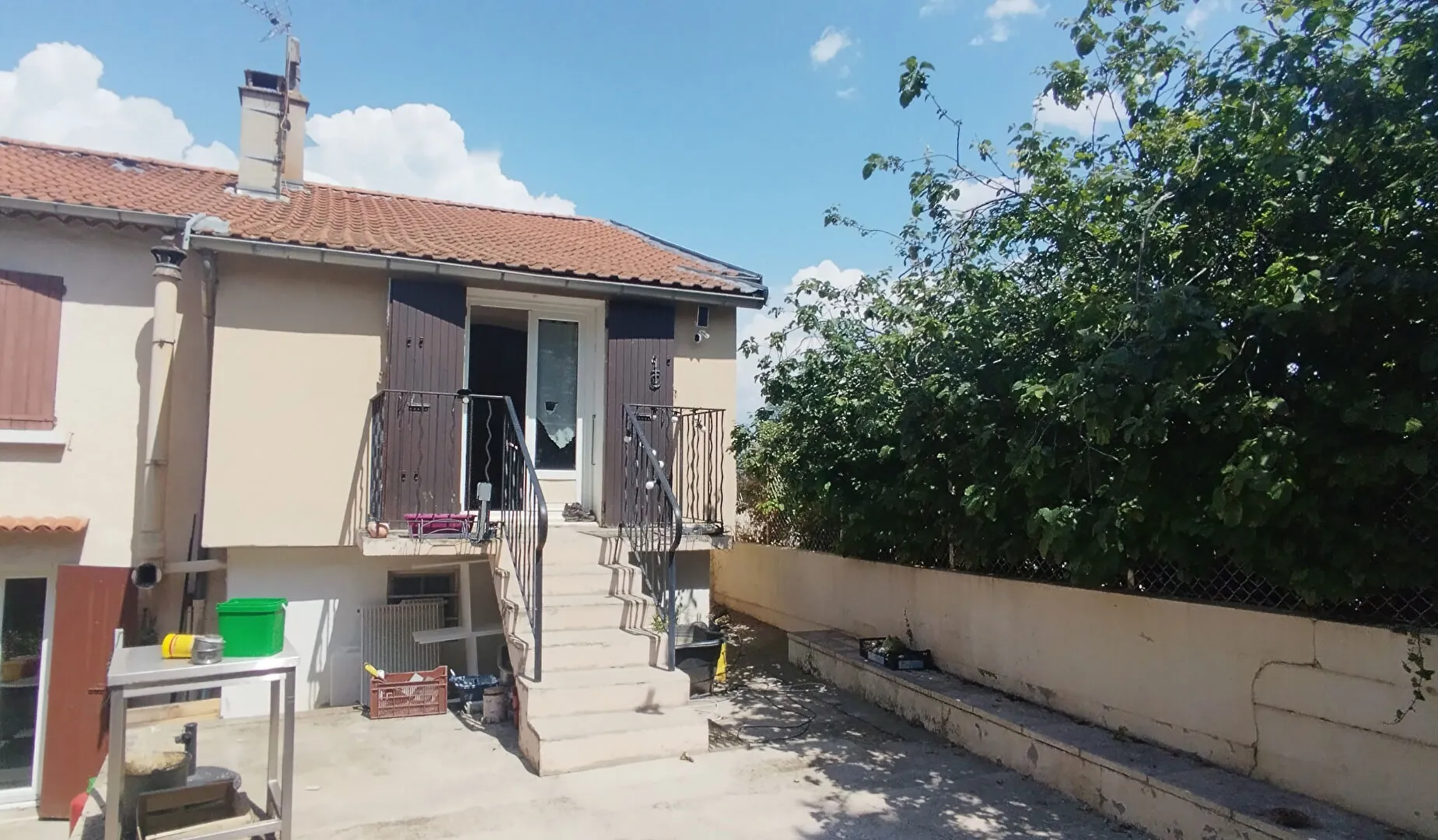 Bel appartement de 95 m² avec terrasse et jardin à Laragne Monteglin 