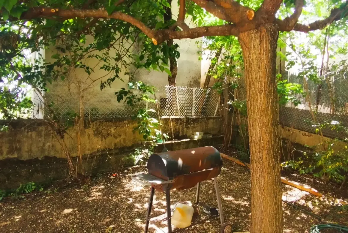 Bel appartement de 95 m² avec terrasse et jardin à Laragne Monteglin 