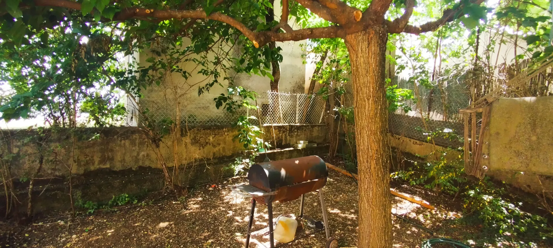 Bel appartement de 95 m² avec terrasse et jardin à Laragne Monteglin 