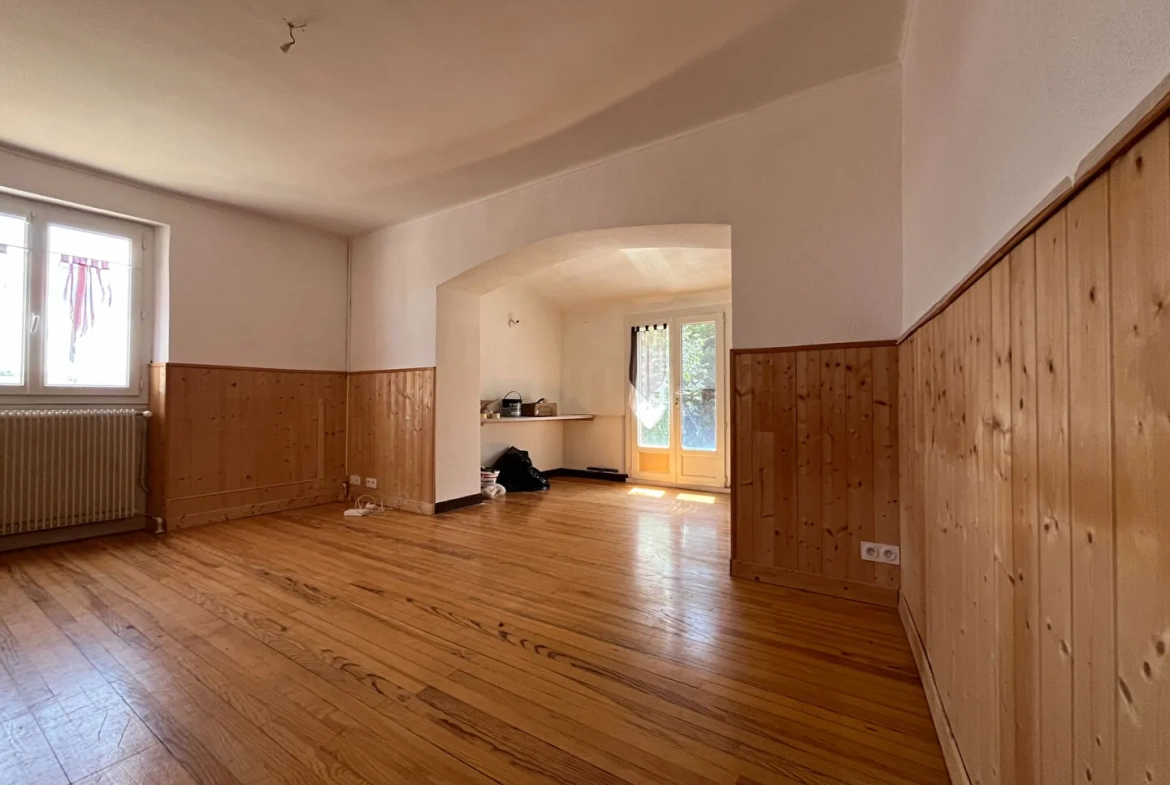 Bel appartement de 95 m² avec terrasse et jardin à Laragne Monteglin 