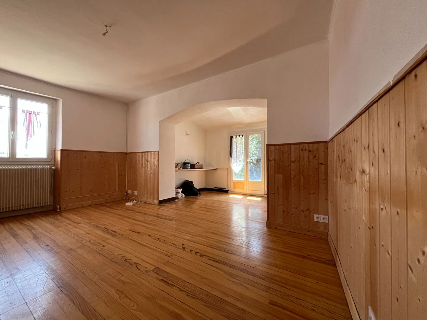 Bel appartement de 95 m² avec terrasse et jardin à Laragne Monteglin 