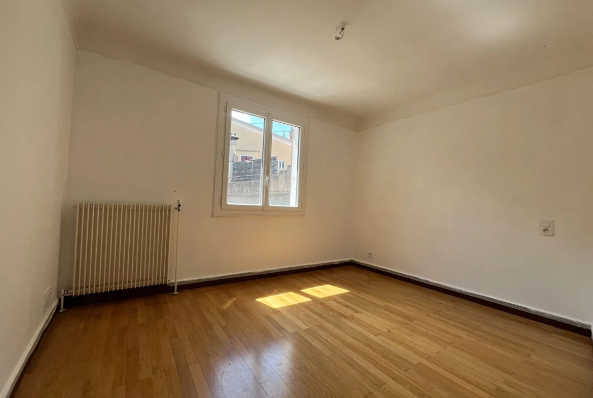 Bel appartement de 95 m² avec terrasse et jardin à Laragne Monteglin 