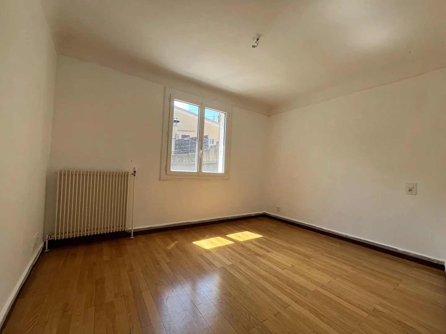 Bel appartement de 95 m² avec terrasse et jardin à Laragne Monteglin 