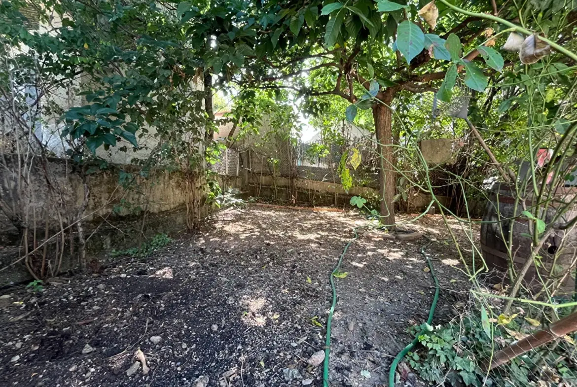 Bel appartement de 95 m² avec terrasse et jardin à Laragne Monteglin 