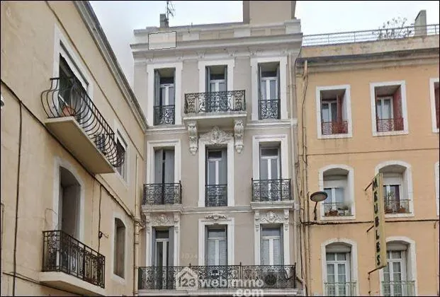 Bel appartement 102 m² à Sète, centre-ville, 3 chambres, balcon et potentiel locatif 