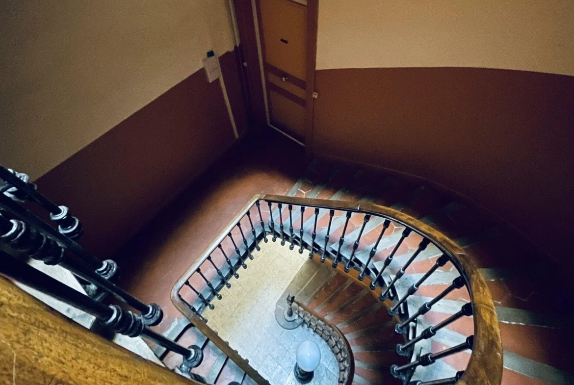 Bel appartement 102 m² à Sète, centre-ville, 3 chambres, balcon et potentiel locatif 
