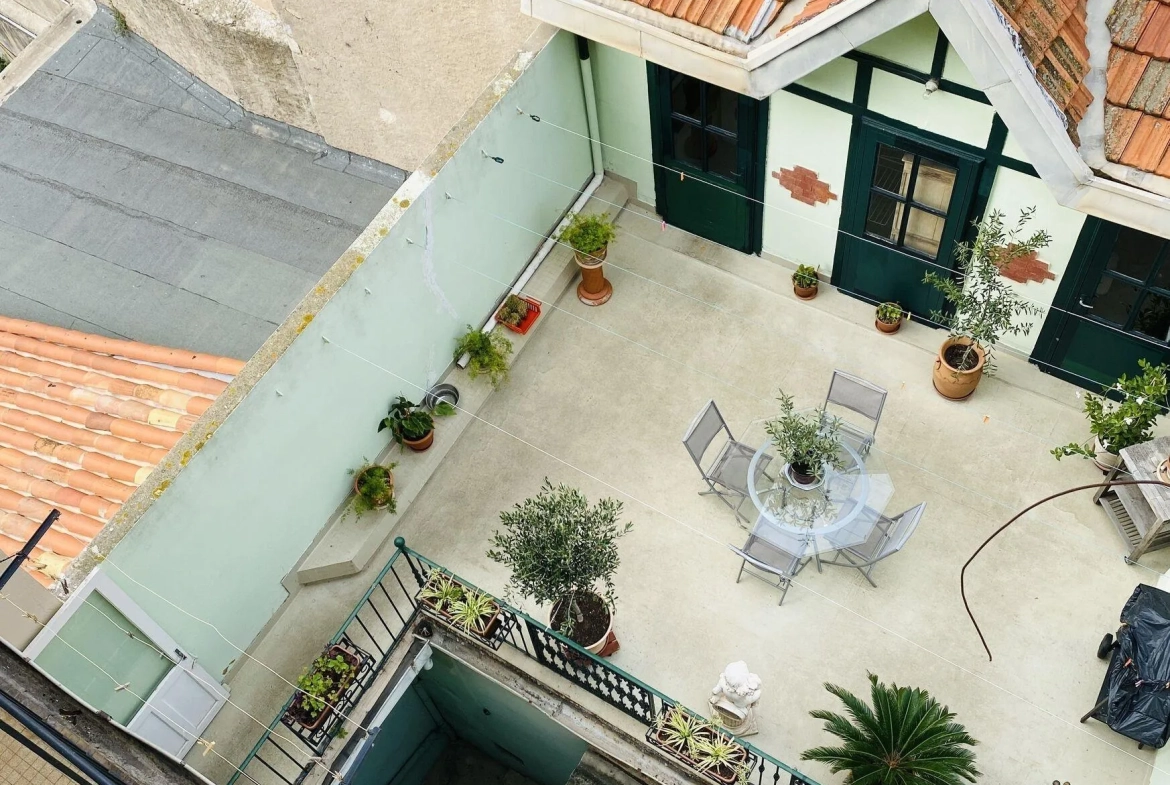 Bel appartement 102 m² à Sète, centre-ville, 3 chambres, balcon et potentiel locatif 