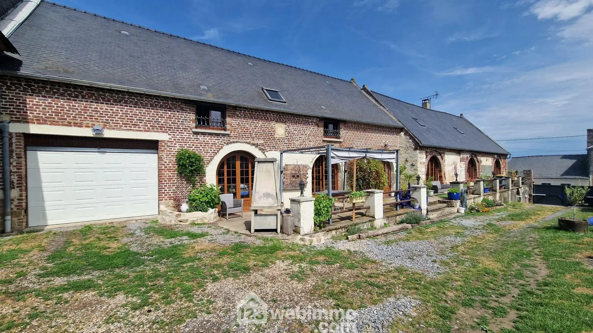 Longère de 236 m² à Dercy avec garage et potentiel d’aménagement 