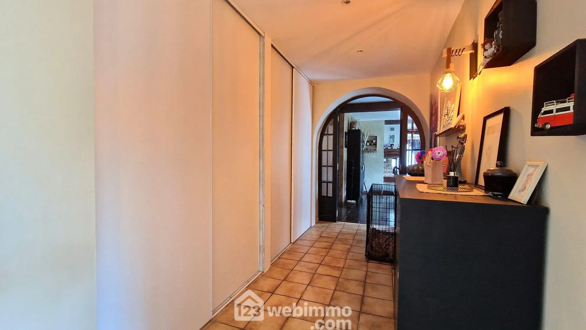 Longère de 236 m² à Dercy avec garage et potentiel d’aménagement 