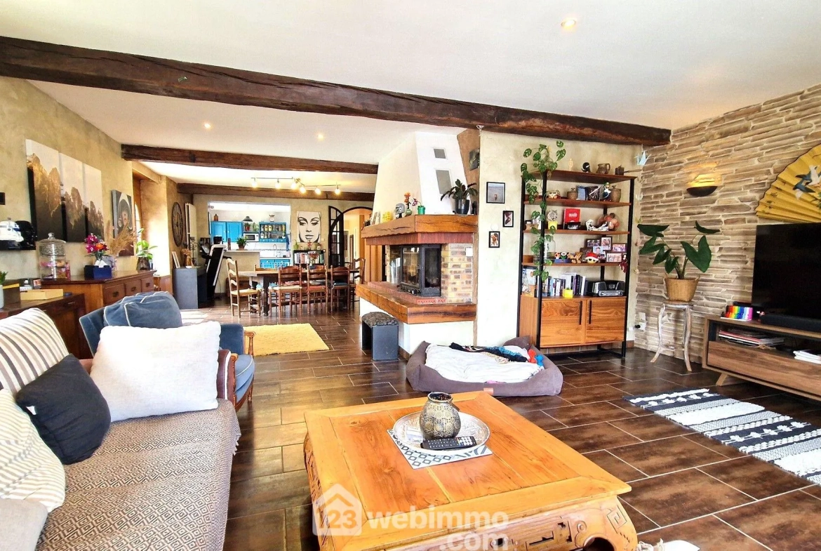 Longère de 236 m² à Dercy avec garage et potentiel d’aménagement 