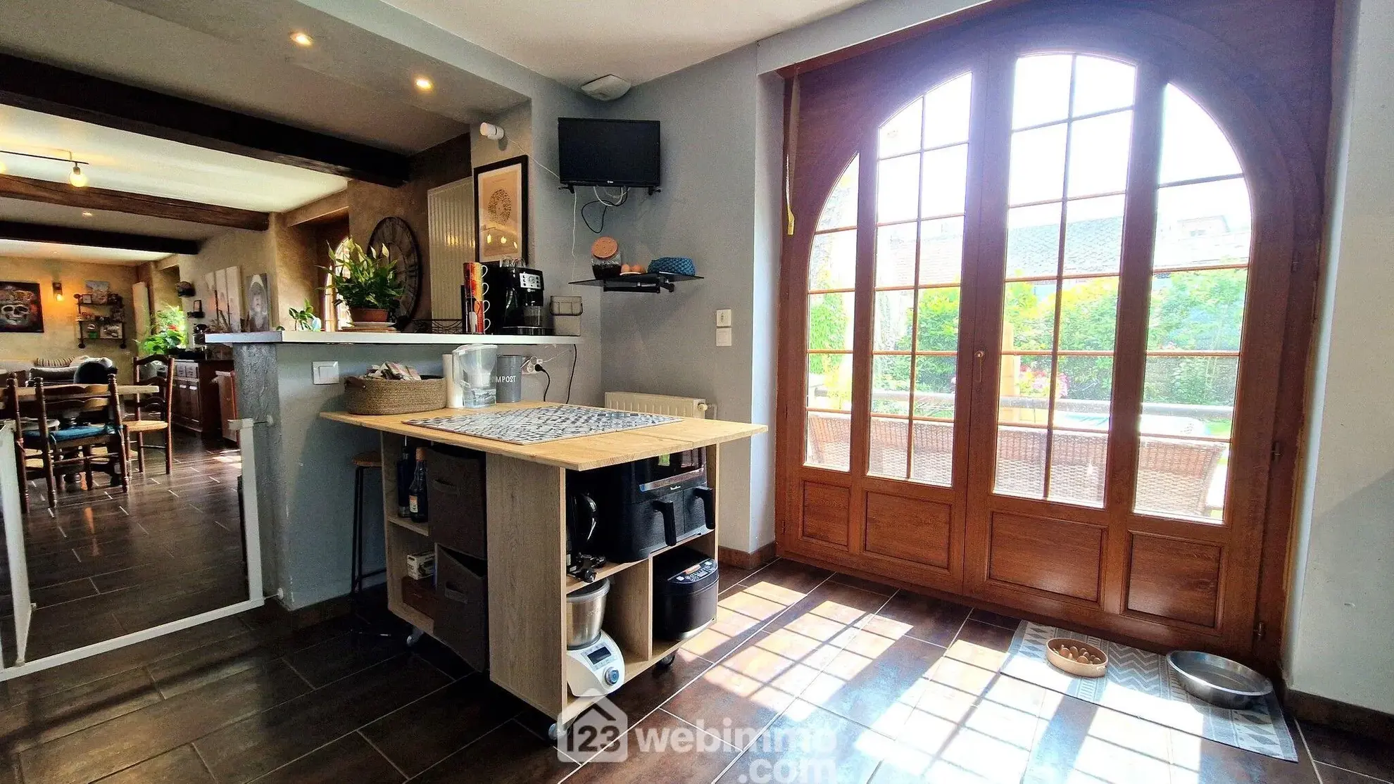 Longère de 236 m² à Dercy avec garage et potentiel d’aménagement 