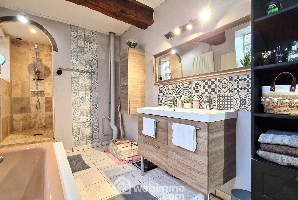 Longère de 236 m² à Dercy avec garage et potentiel d’aménagement 