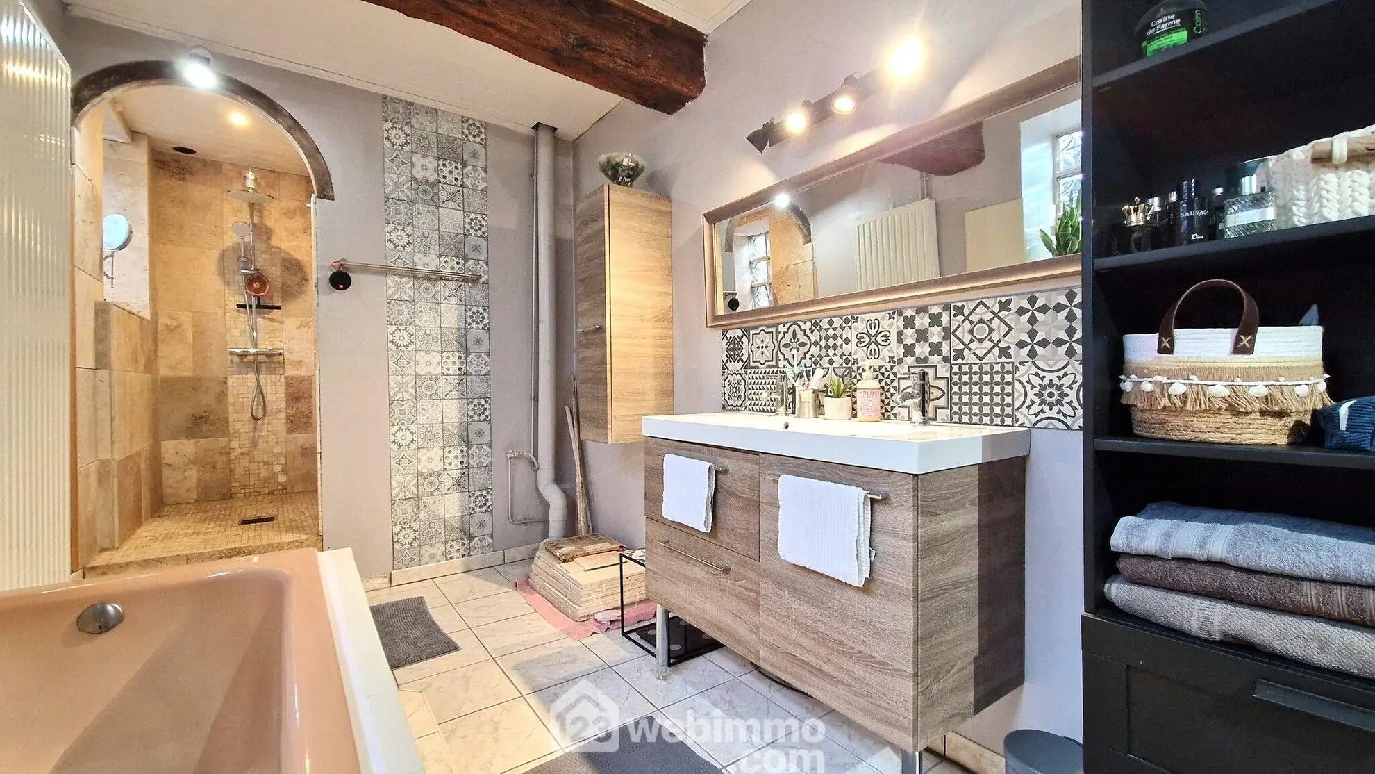 Longère de 236 m² à Dercy avec garage et potentiel d’aménagement 