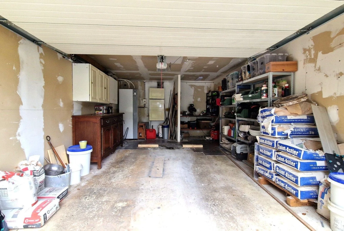 Longère de 236 m² à Dercy avec garage et potentiel d’aménagement 