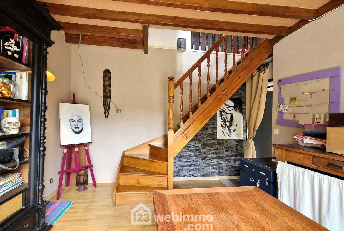 Longère de 236 m² à Dercy avec garage et potentiel d’aménagement 