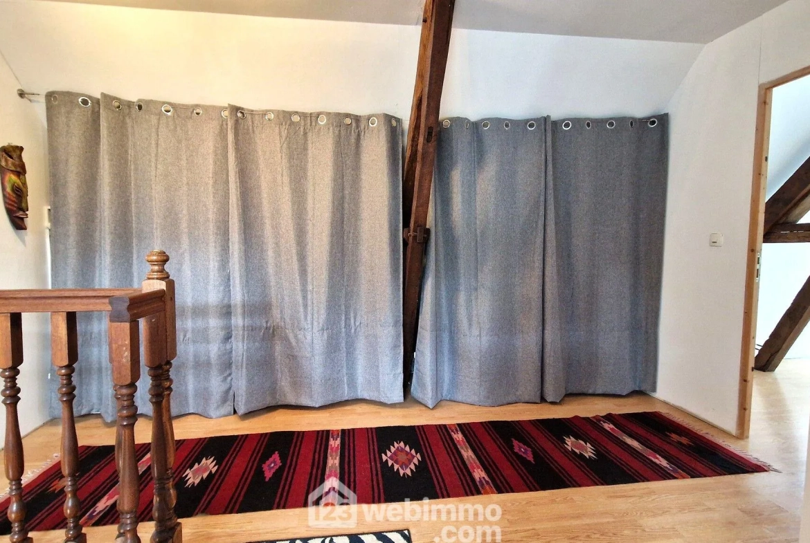 Longère de 236 m² à Dercy avec garage et potentiel d’aménagement 