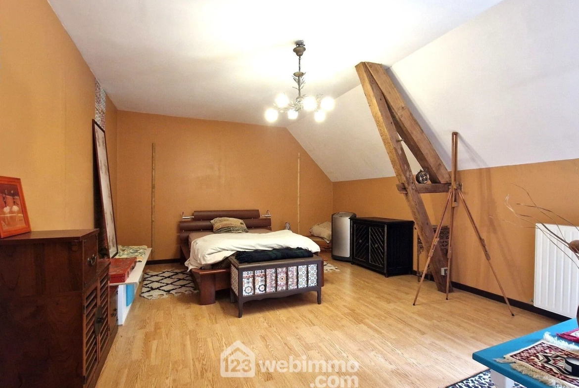 Longère de 236 m² à Dercy avec garage et potentiel d’aménagement 