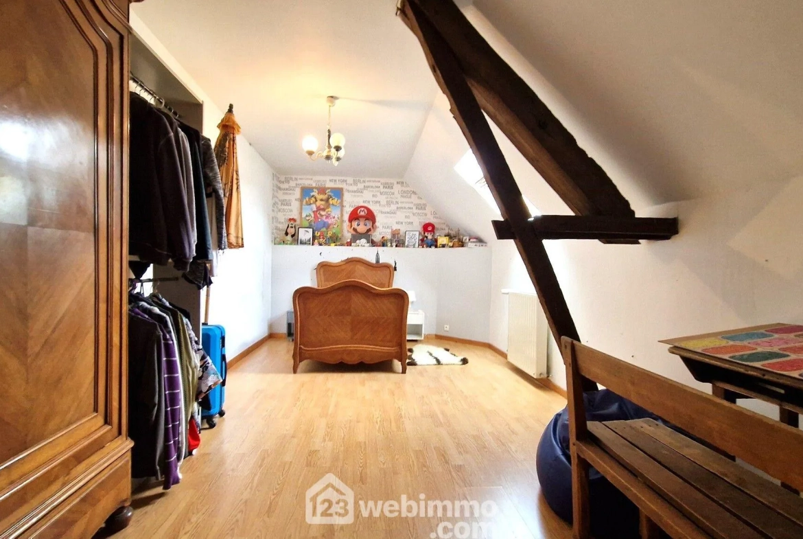 Longère de 236 m² à Dercy avec garage et potentiel d’aménagement 