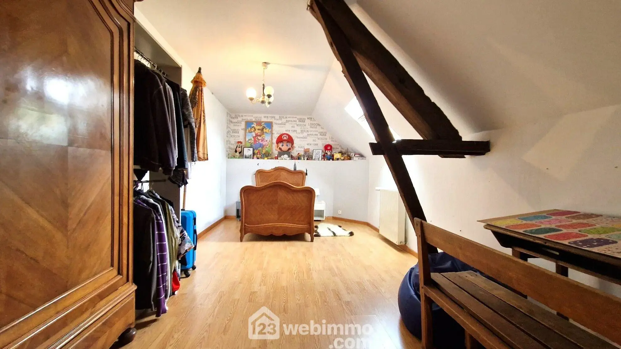 Longère de 236 m² à Dercy avec garage et potentiel d’aménagement 
