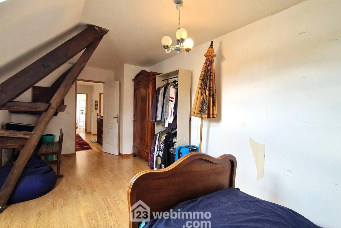 Longère de 236 m² à Dercy avec garage et potentiel d’aménagement 