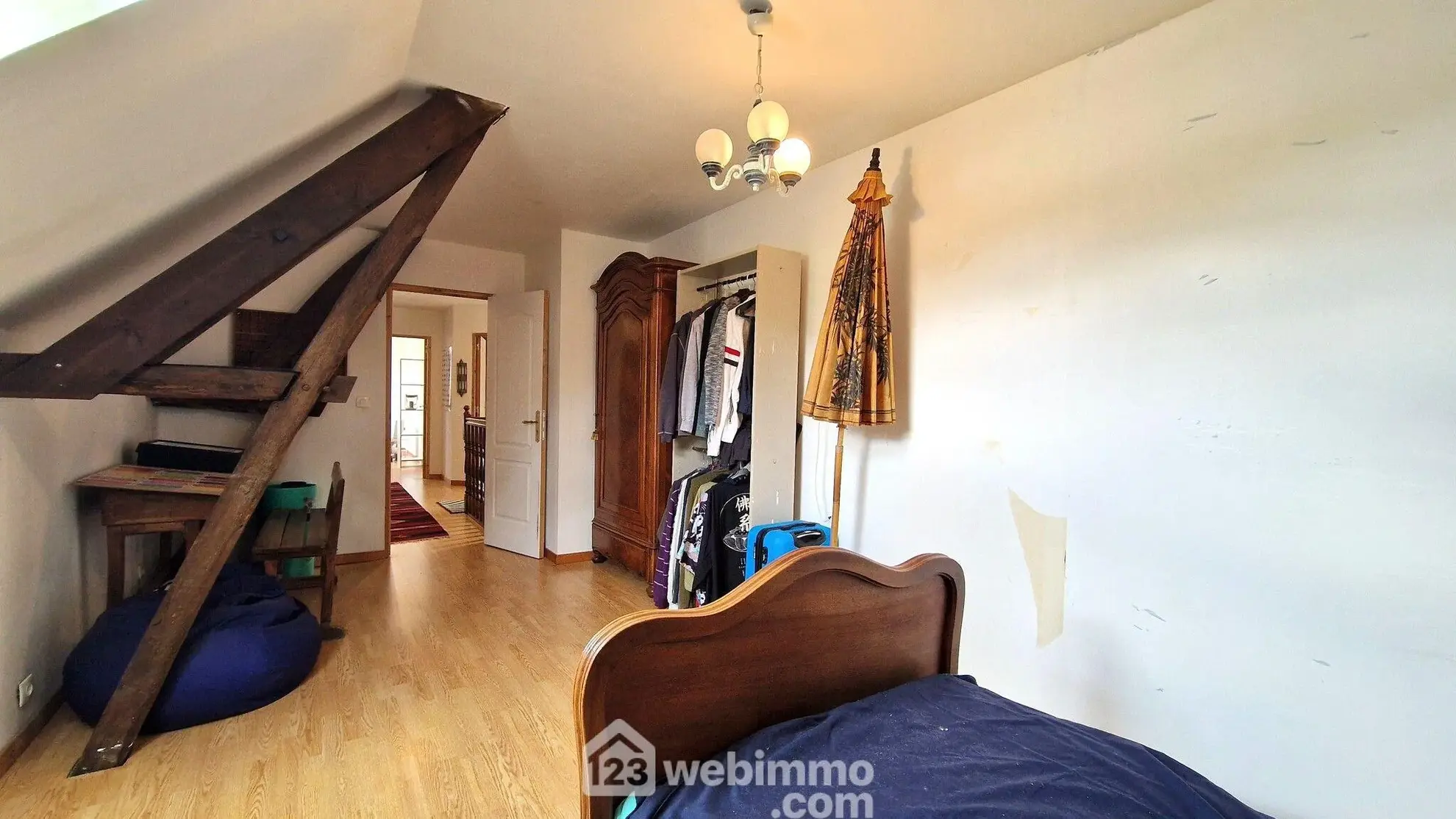 Longère de 236 m² à Dercy avec garage et potentiel d’aménagement 
