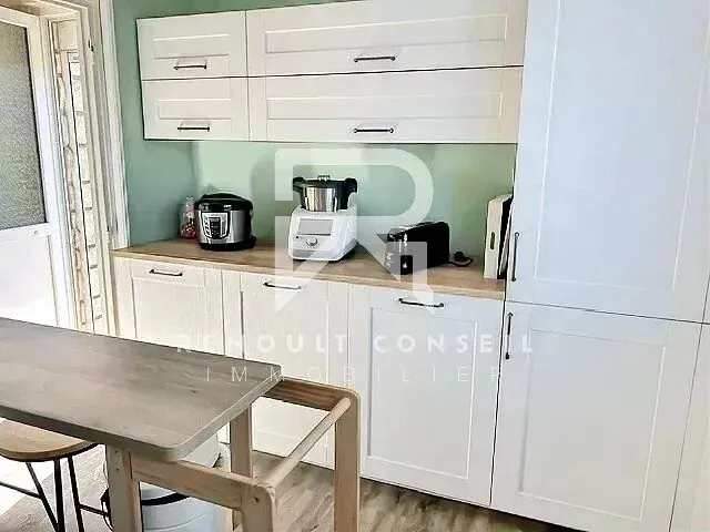 Maison jumelée récente à Moulineaux avec 3 chambres et cuisine moderne 