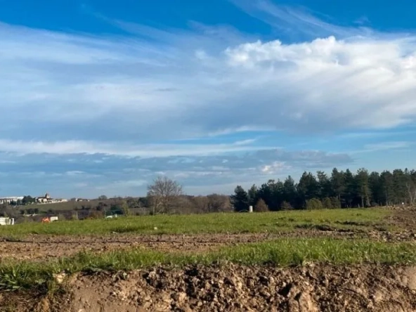 Terrain constructible à Cocumont de 915 m² pour construire votre maison