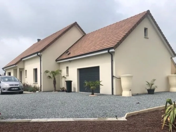 Maison écologique à Mareau avec 4 chambres, grande pièce de vie et jardin